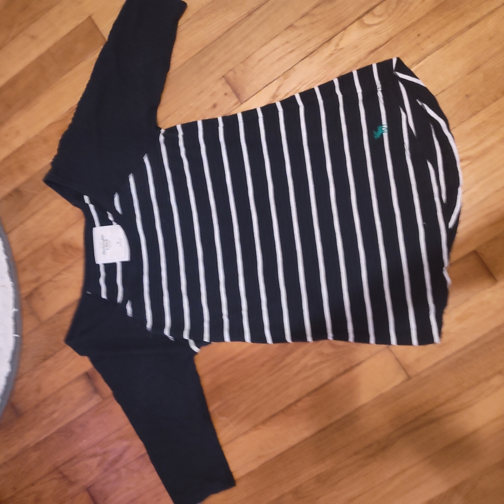 Abercrombie & Fitch Black and White Striped Tee